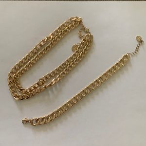 Gold choker with bracelet